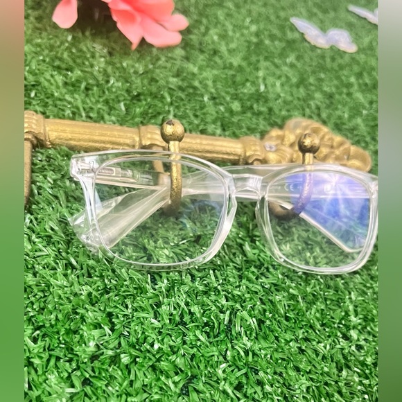 Eyewear Clear Fashion Frames : Never Worn - Picture 3 of 3